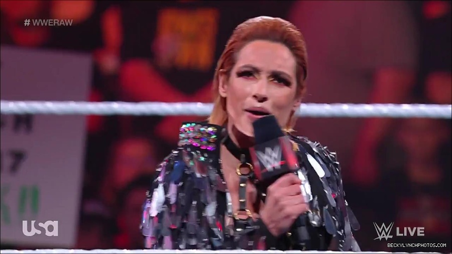 WWE_RAW_30th_May_2022_720p_WEBRip_h264_mp4_000197197.jpg