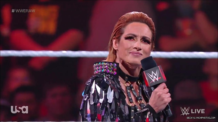 WWE_RAW_30th_May_2022_720p_WEBRip_h264_mp4_000197597.jpg