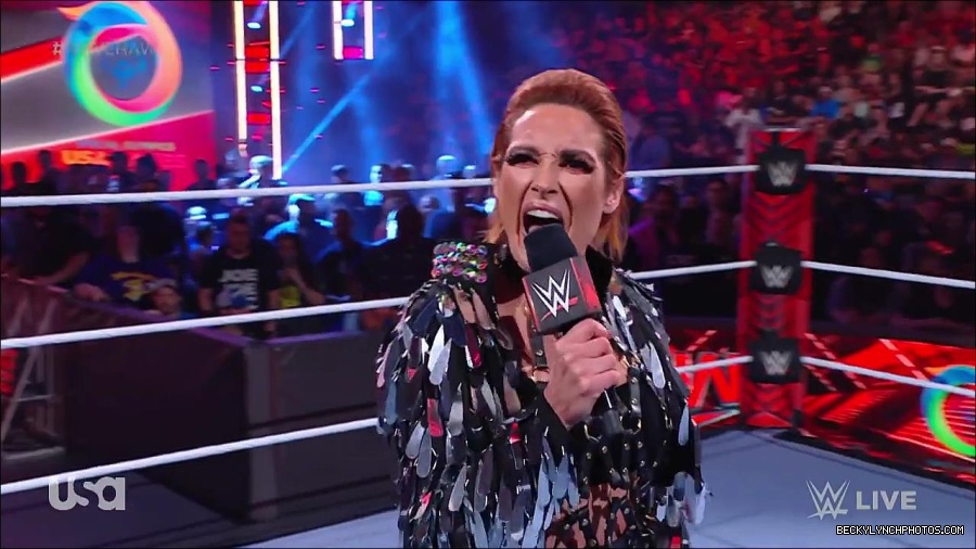 WWE_RAW_30th_May_2022_720p_WEBRip_h264_mp4_000198398.jpg