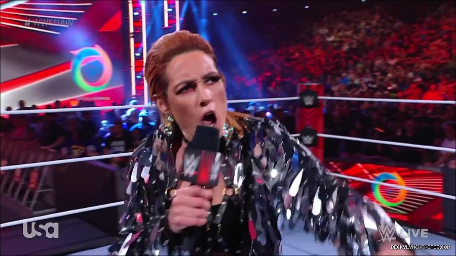 WWE_RAW_30th_May_2022_720p_WEBRip_h264_mp4_000201601.jpg