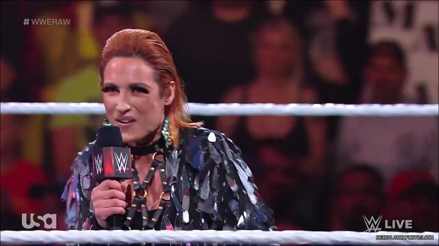 WWE_RAW_30th_May_2022_720p_WEBRip_h264_mp4_000207607.jpg