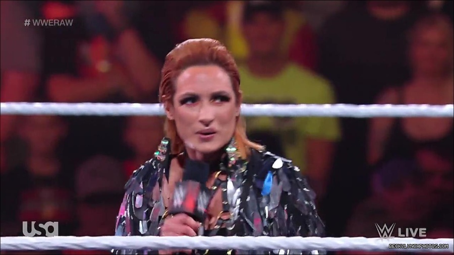 WWE_RAW_30th_May_2022_720p_WEBRip_h264_mp4_000208007.jpg
