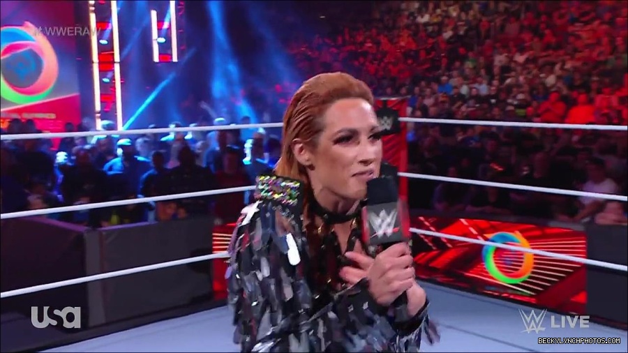 WWE_RAW_30th_May_2022_720p_WEBRip_h264_mp4_000211611.jpg