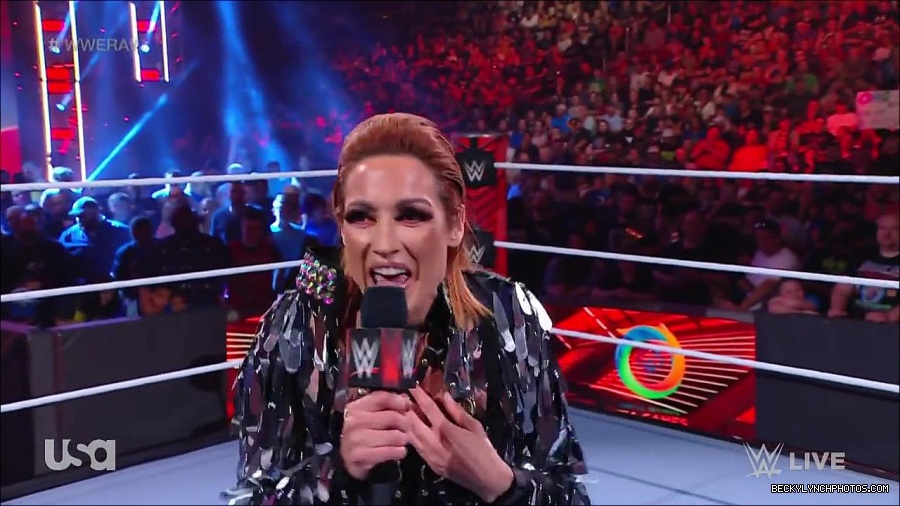 WWE_RAW_30th_May_2022_720p_WEBRip_h264_mp4_000212011.jpg