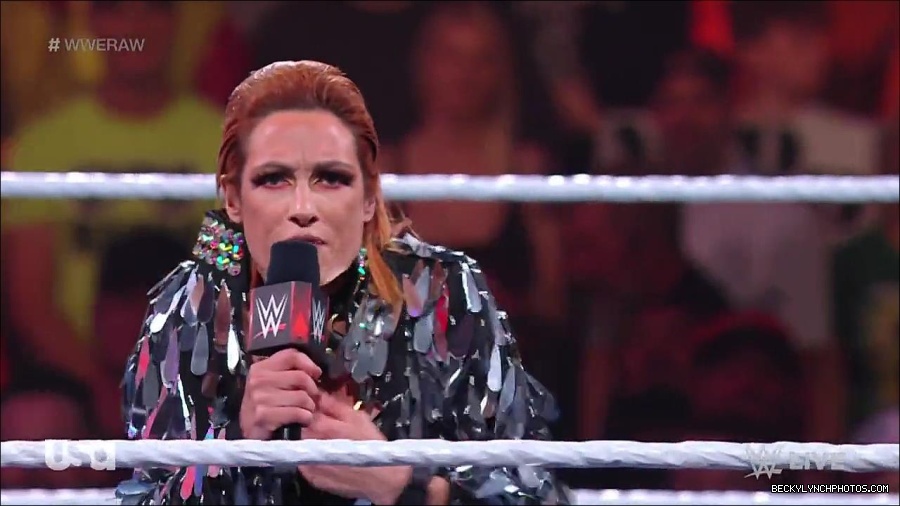 WWE_RAW_30th_May_2022_720p_WEBRip_h264_mp4_000214013.jpg