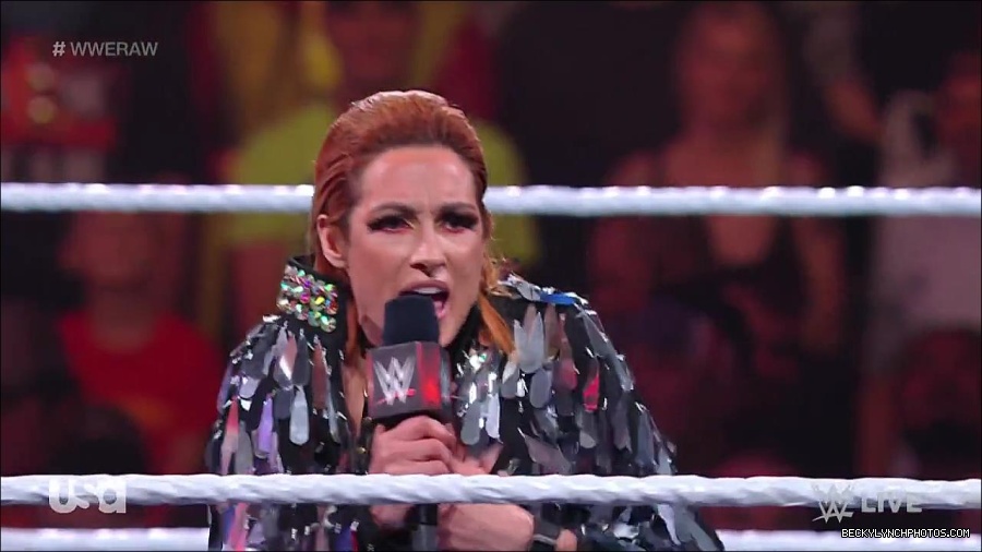 WWE_RAW_30th_May_2022_720p_WEBRip_h264_mp4_000214414.jpg