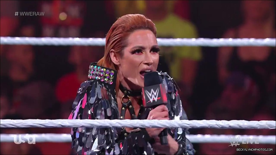WWE_RAW_30th_May_2022_720p_WEBRip_h264_mp4_000215215.jpg