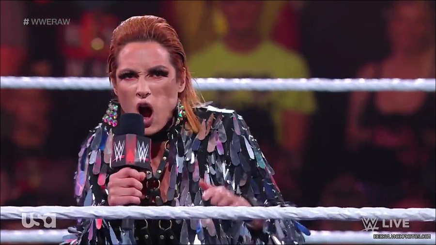 WWE_RAW_30th_May_2022_720p_WEBRip_h264_mp4_000216416.jpg