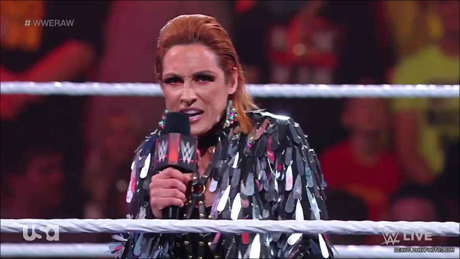 WWE_RAW_30th_May_2022_720p_WEBRip_h264_mp4_000217217.jpg