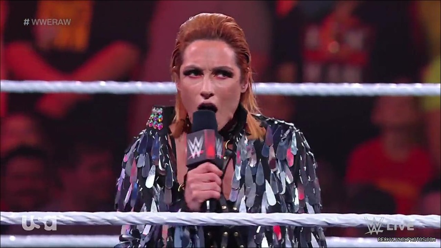 WWE_RAW_30th_May_2022_720p_WEBRip_h264_mp4_000217617.jpg
