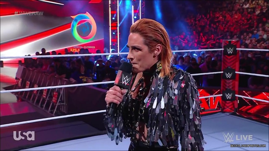 WWE_RAW_30th_May_2022_720p_WEBRip_h264_mp4_000220420.jpg