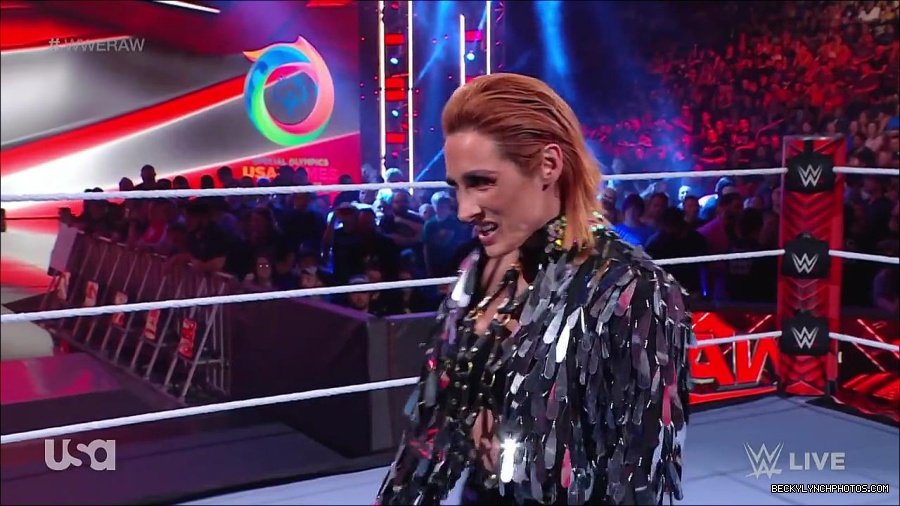 WWE_RAW_30th_May_2022_720p_WEBRip_h264_mp4_000224824.jpg