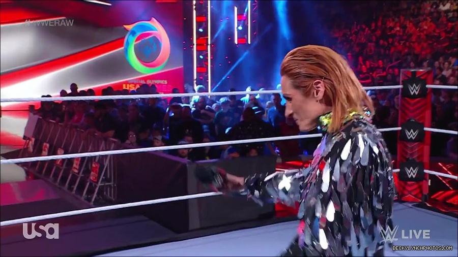 WWE_RAW_30th_May_2022_720p_WEBRip_h264_mp4_000225225.jpg