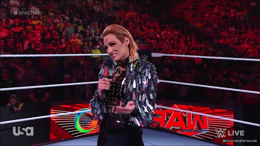 WWE_RAW_30th_May_2022_720p_WEBRip_h264_mp4_000229629.jpg