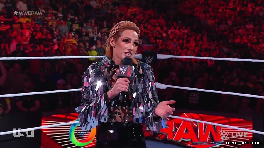 WWE_RAW_30th_May_2022_720p_WEBRip_h264_mp4_000230830.jpg