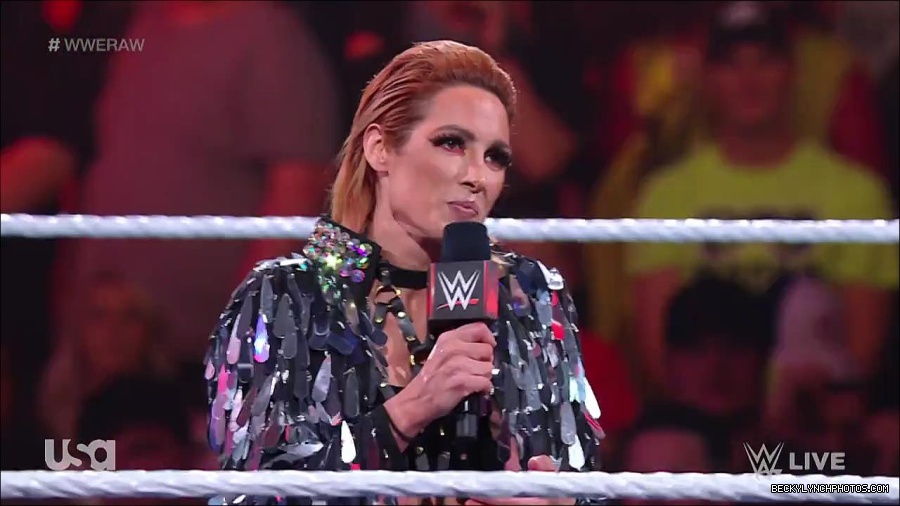 WWE_RAW_30th_May_2022_720p_WEBRip_h264_mp4_000232031.jpg