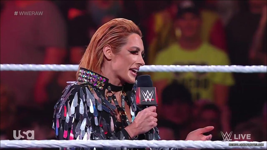 WWE_RAW_30th_May_2022_720p_WEBRip_h264_mp4_000233233.jpg