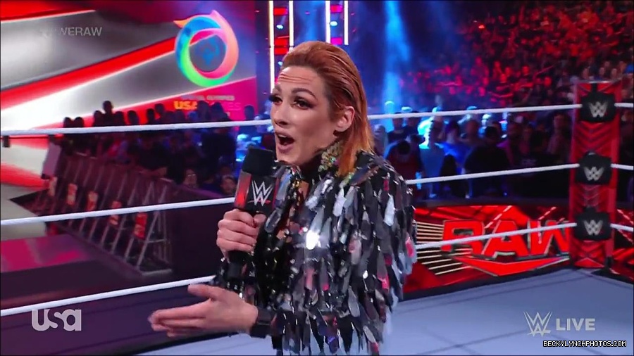 WWE_RAW_30th_May_2022_720p_WEBRip_h264_mp4_000236035.jpg