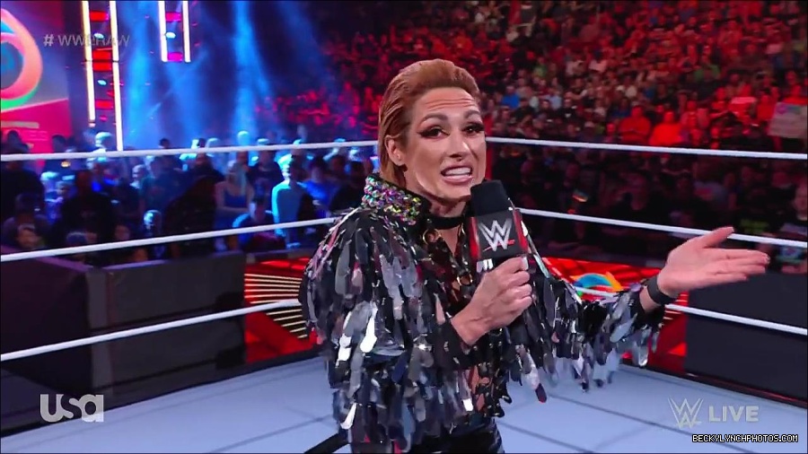 WWE_RAW_30th_May_2022_720p_WEBRip_h264_mp4_000238037.jpg