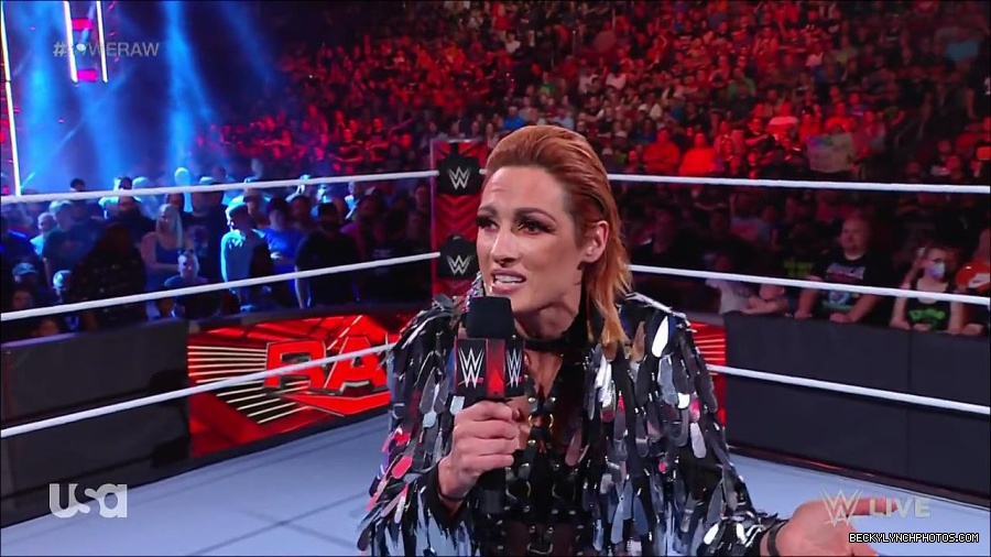 WWE_RAW_30th_May_2022_720p_WEBRip_h264_mp4_000238838.jpg
