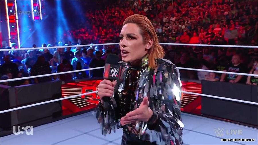 WWE_RAW_30th_May_2022_720p_WEBRip_h264_mp4_000239639.jpg