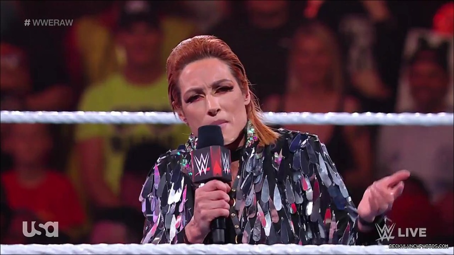 WWE_RAW_30th_May_2022_720p_WEBRip_h264_mp4_000241241.jpg