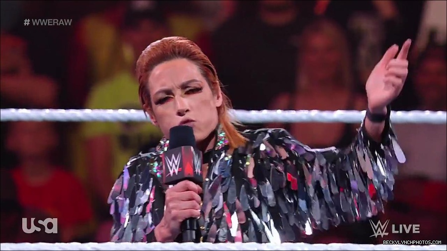 WWE_RAW_30th_May_2022_720p_WEBRip_h264_mp4_000241641.jpg