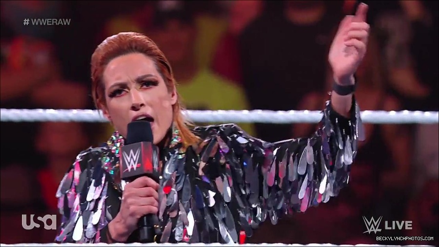WWE_RAW_30th_May_2022_720p_WEBRip_h264_mp4_000242041.jpg