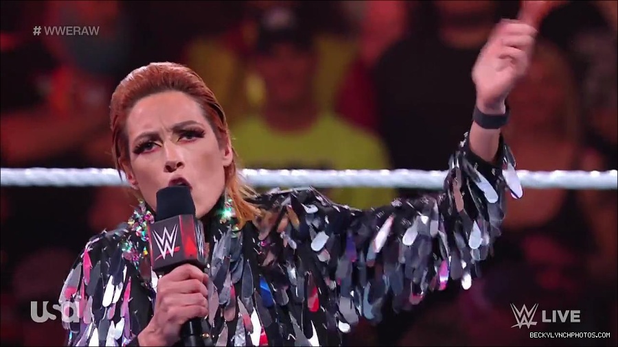 WWE_RAW_30th_May_2022_720p_WEBRip_h264_mp4_000242442.jpg