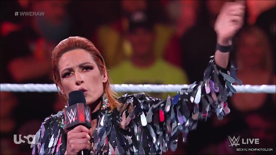 WWE_RAW_30th_May_2022_720p_WEBRip_h264_mp4_000242842.jpg