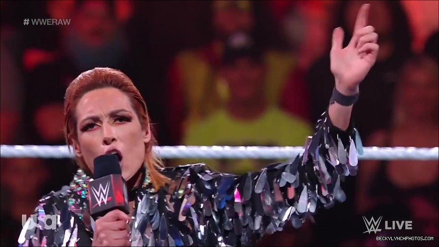 WWE_RAW_30th_May_2022_720p_WEBRip_h264_mp4_000243243.jpg