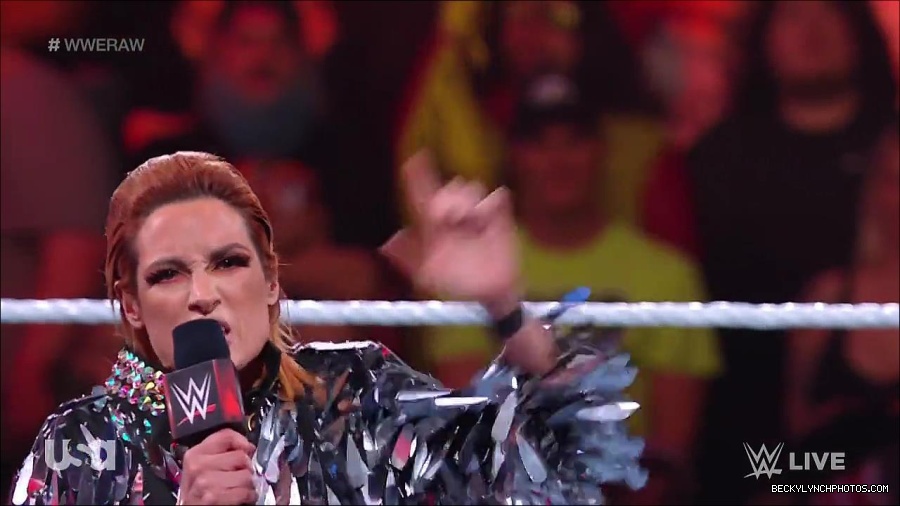 WWE_RAW_30th_May_2022_720p_WEBRip_h264_mp4_000243643.jpg