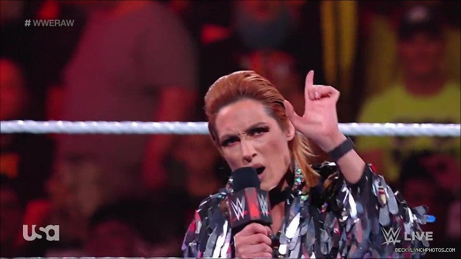 WWE_RAW_30th_May_2022_720p_WEBRip_h264_mp4_000244844.jpg