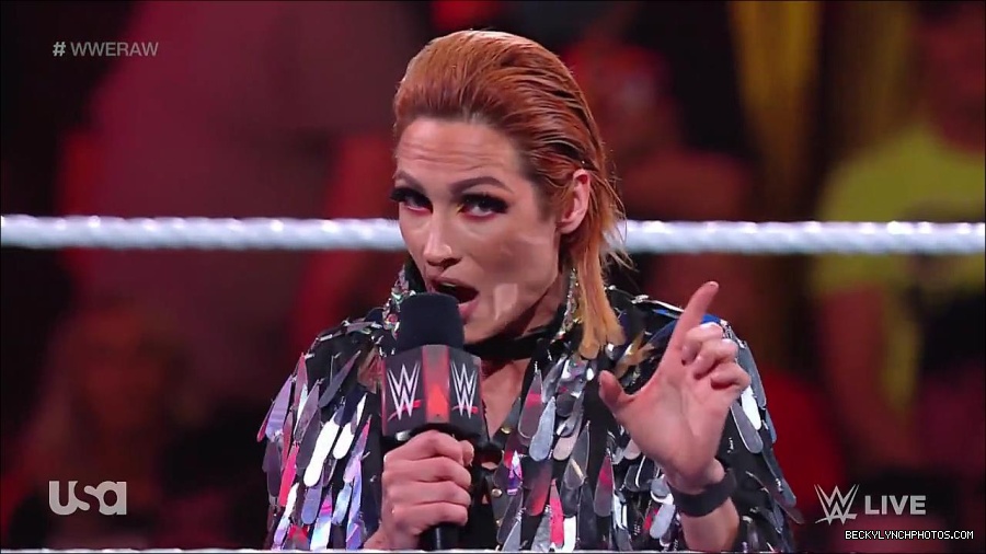 WWE_RAW_30th_May_2022_720p_WEBRip_h264_mp4_000246846.jpg