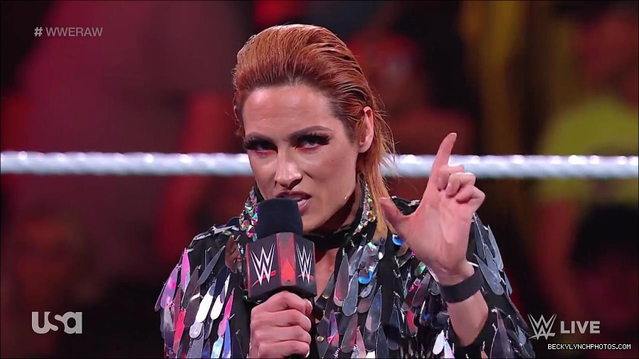 WWE_RAW_30th_May_2022_720p_WEBRip_h264_mp4_000248448.jpg