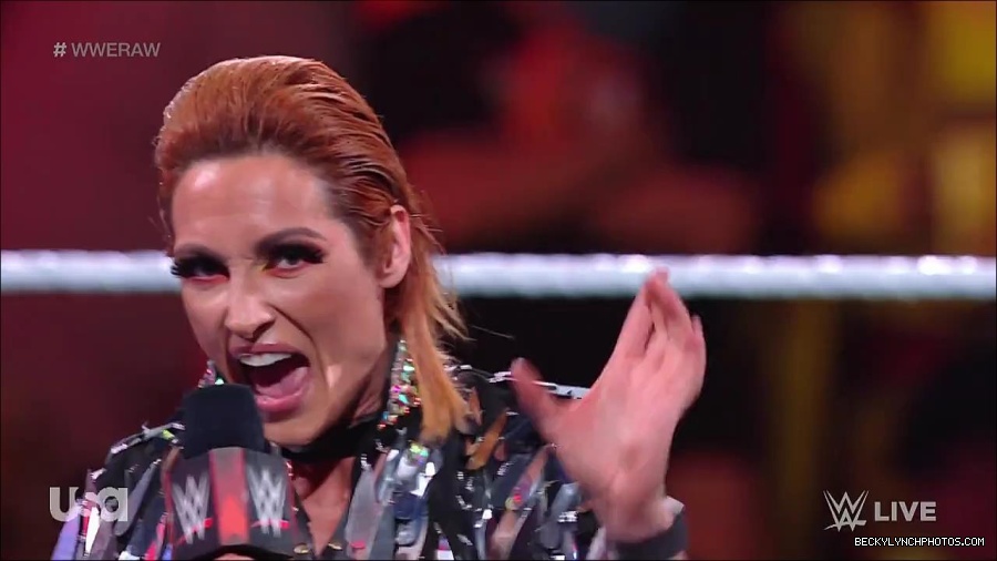 WWE_RAW_30th_May_2022_720p_WEBRip_h264_mp4_000251251.jpg