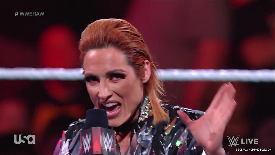 WWE_RAW_30th_May_2022_720p_WEBRip_h264_mp4_000252051.jpg