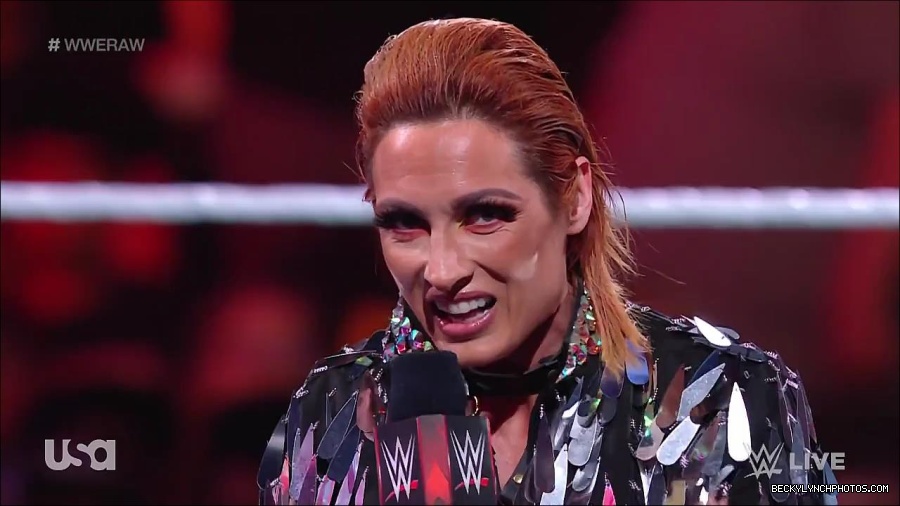 WWE_RAW_30th_May_2022_720p_WEBRip_h264_mp4_000253253.jpg