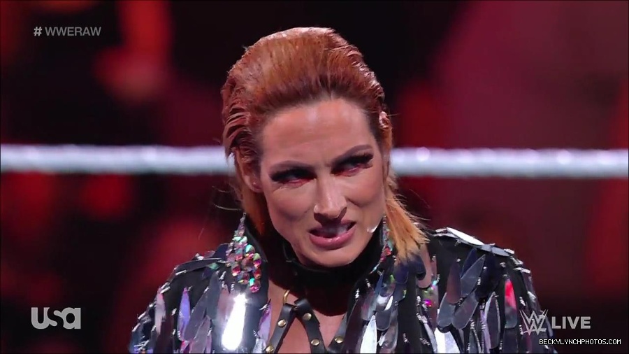 WWE_RAW_30th_May_2022_720p_WEBRip_h264_mp4_000256055.jpg