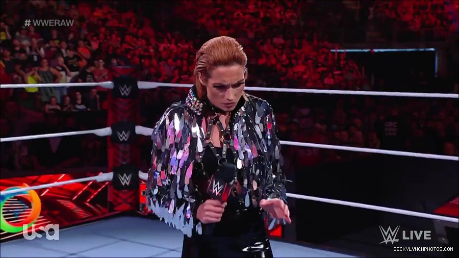 WWE_RAW_30th_May_2022_720p_WEBRip_h264_mp4_000257657.jpg