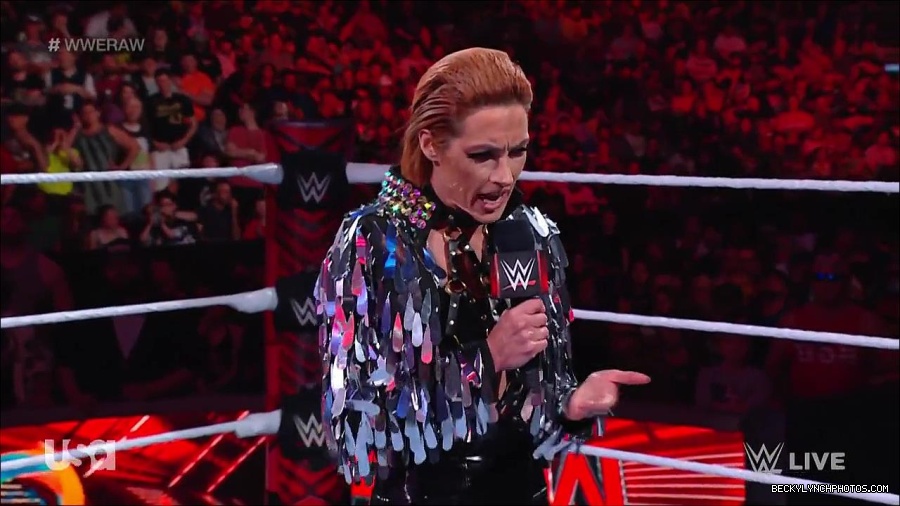 WWE_RAW_30th_May_2022_720p_WEBRip_h264_mp4_000261661.jpg