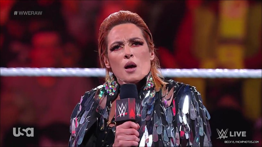 WWE_RAW_30th_May_2022_720p_WEBRip_h264_mp4_000266466.jpg