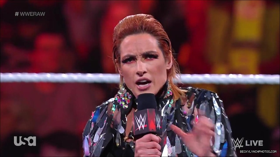 WWE_RAW_30th_May_2022_720p_WEBRip_h264_mp4_000266866.jpg