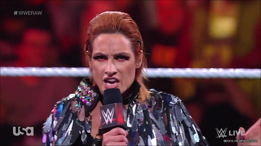 WWE_RAW_30th_May_2022_720p_WEBRip_h264_mp4_000267667.jpg