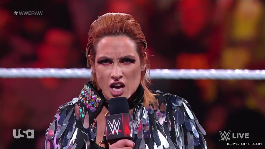 WWE_RAW_30th_May_2022_720p_WEBRip_h264_mp4_000268067.jpg