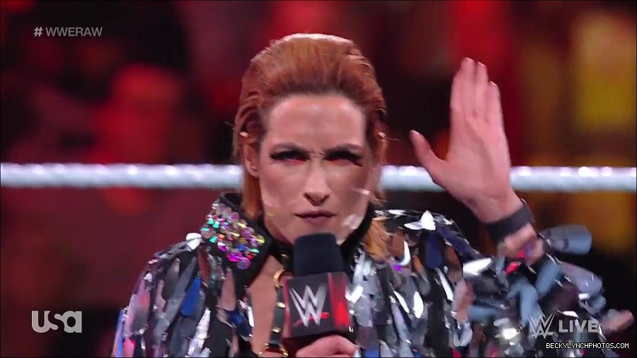 WWE_RAW_30th_May_2022_720p_WEBRip_h264_mp4_000268468.jpg