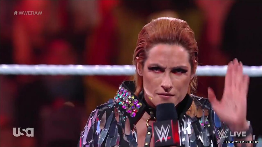 WWE_RAW_30th_May_2022_720p_WEBRip_h264_mp4_000269269.jpg