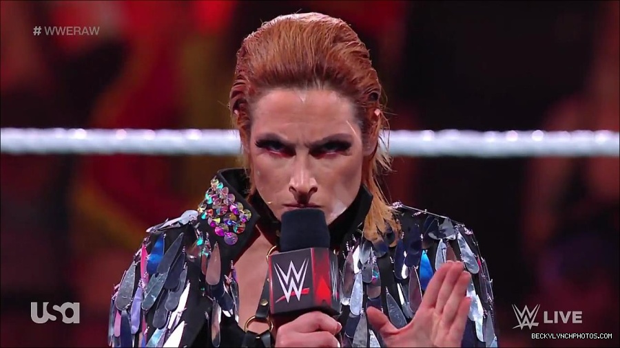 WWE_RAW_30th_May_2022_720p_WEBRip_h264_mp4_000270470.jpg