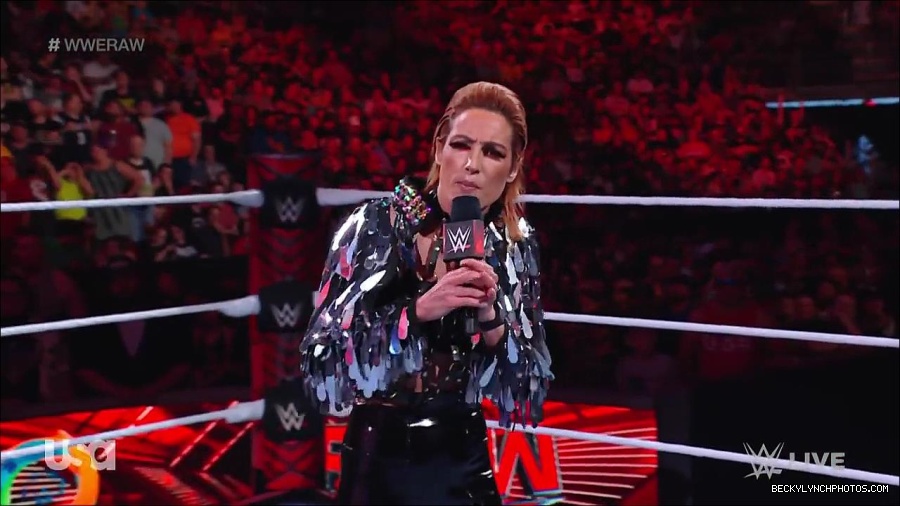 WWE_RAW_30th_May_2022_720p_WEBRip_h264_mp4_000274073.jpg