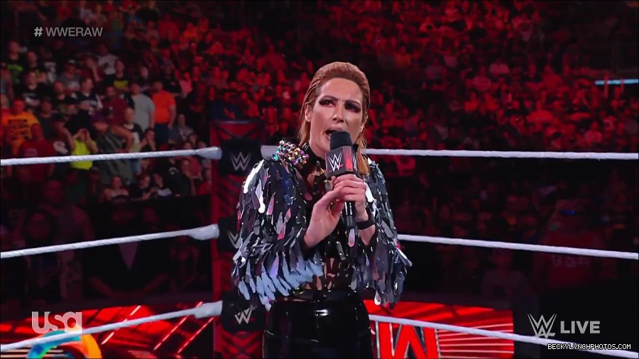 WWE_RAW_30th_May_2022_720p_WEBRip_h264_mp4_000275275.jpg